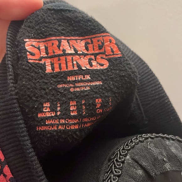 🌸5 FOR $25 🌸 Stranger Thing red and black sweatshirt - Picture 5 of 5